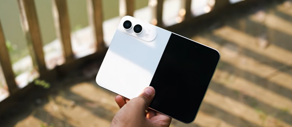 iPhone 18 Pro Max Red Cherry Color Dummy Unit First Look